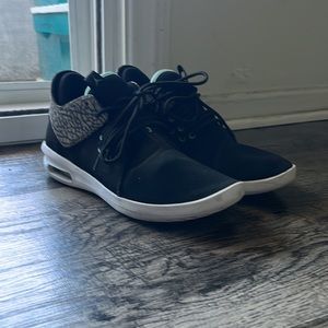 Jordan First Class Black Emerald